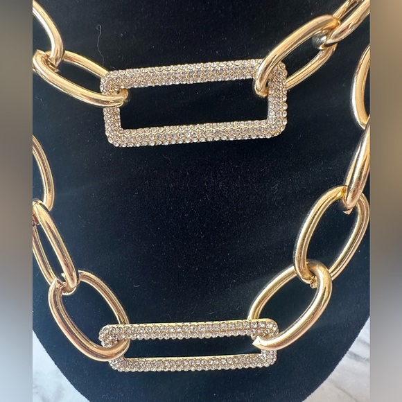 Double-layered Necklace with crystal detail
Pre-loved - Picture 5 of 5